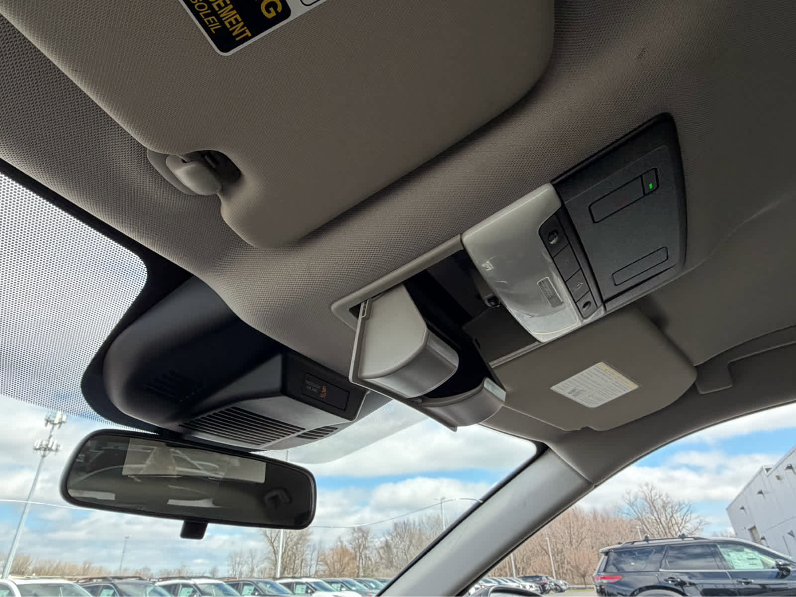 Used 2023 Nissan Rogue SV image 27