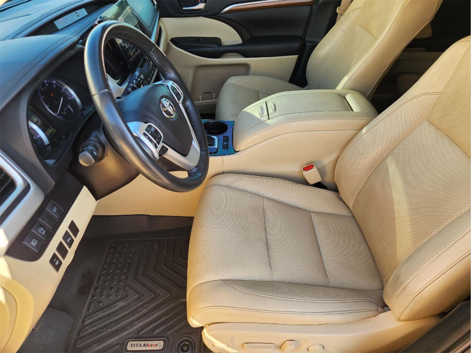 Used 2019 Toyota Highlander Limited FWD image 13