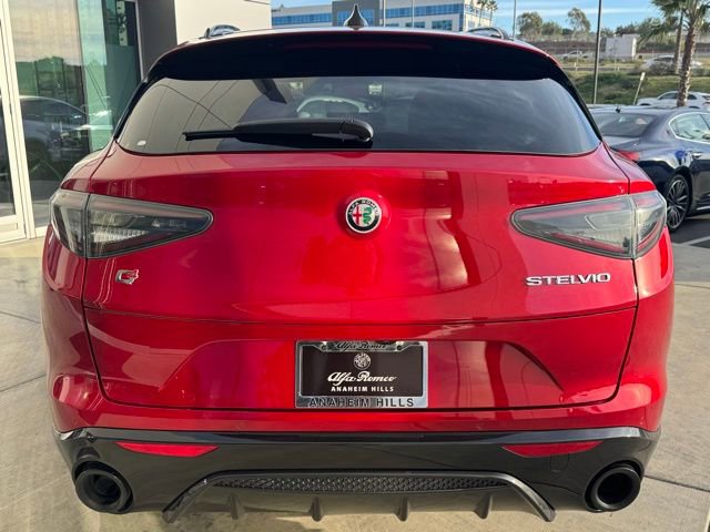 Used 2025 Alfa Romeo Stelvio Sprint image 7