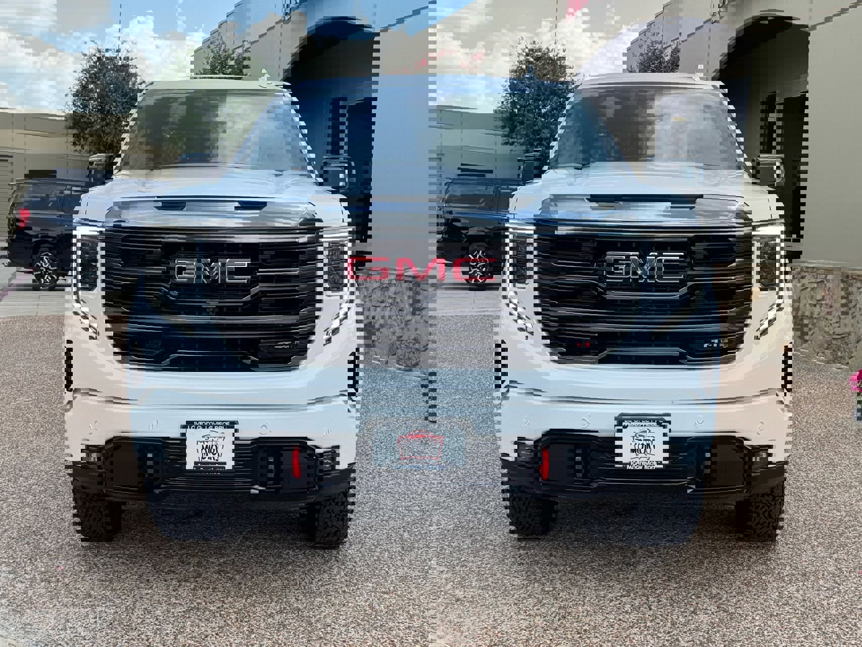 Used 2024 GMC Sierra 1500 AT4 w/ AT4 Premium Package image 5