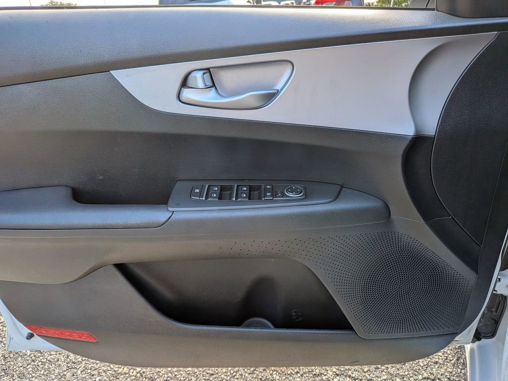 Used 2023 Kia Forte LXS w/ LXS Technology Package FWD image 31