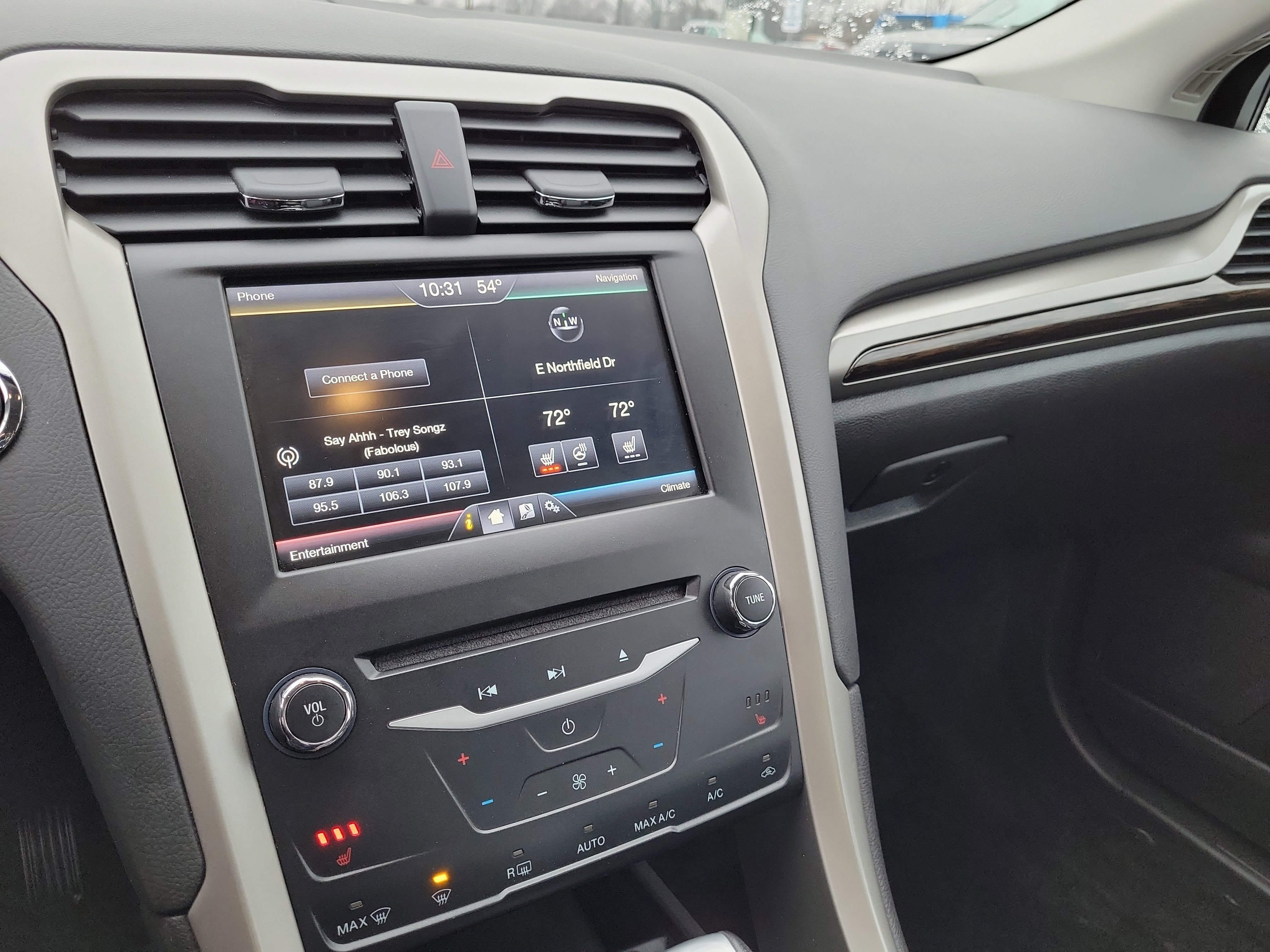 Used 2015 Ford Fusion SE w/ Equipment Group 502A image 28