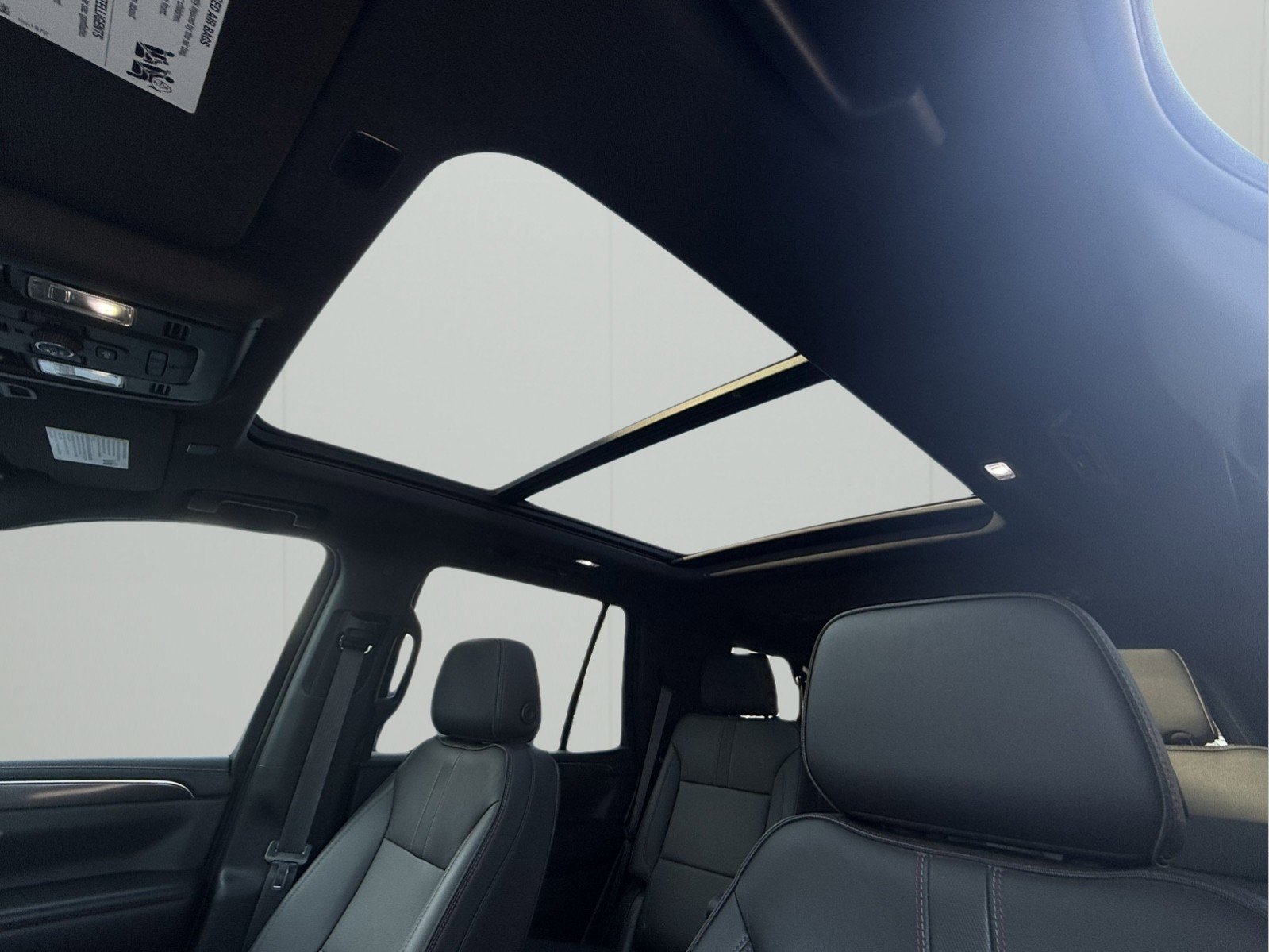 Used 2022 Chevrolet Tahoe RST w/ Luxury Package image 29