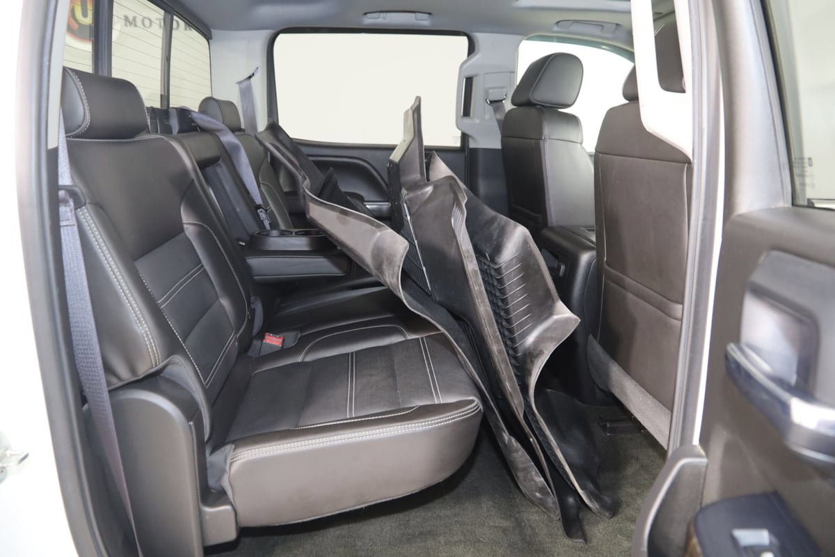 Used 2016 GMC Sierra 2500 Denali w/ Suspension Package, Off-Road AWD/4WD image 14