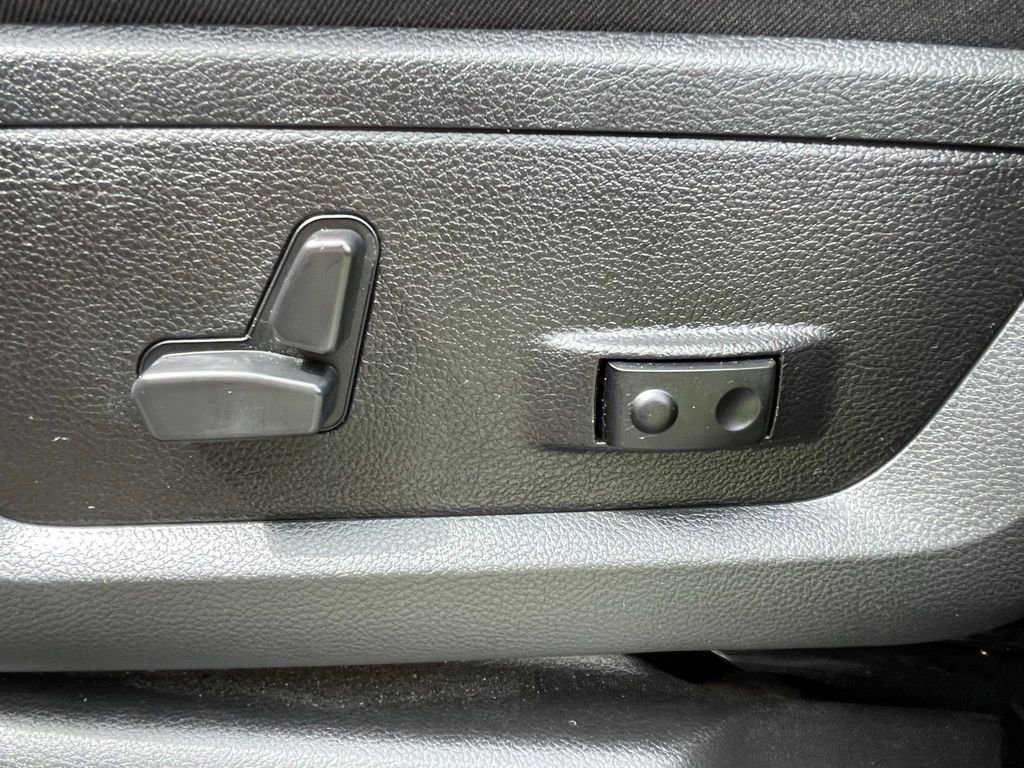 Used 2024 RAM 2500 Laramie w/ Night Edition AWD/4WD image 33