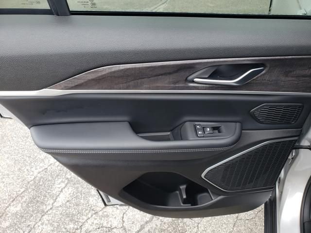 Used 2022 Jeep Grand Cherokee Limited image 13