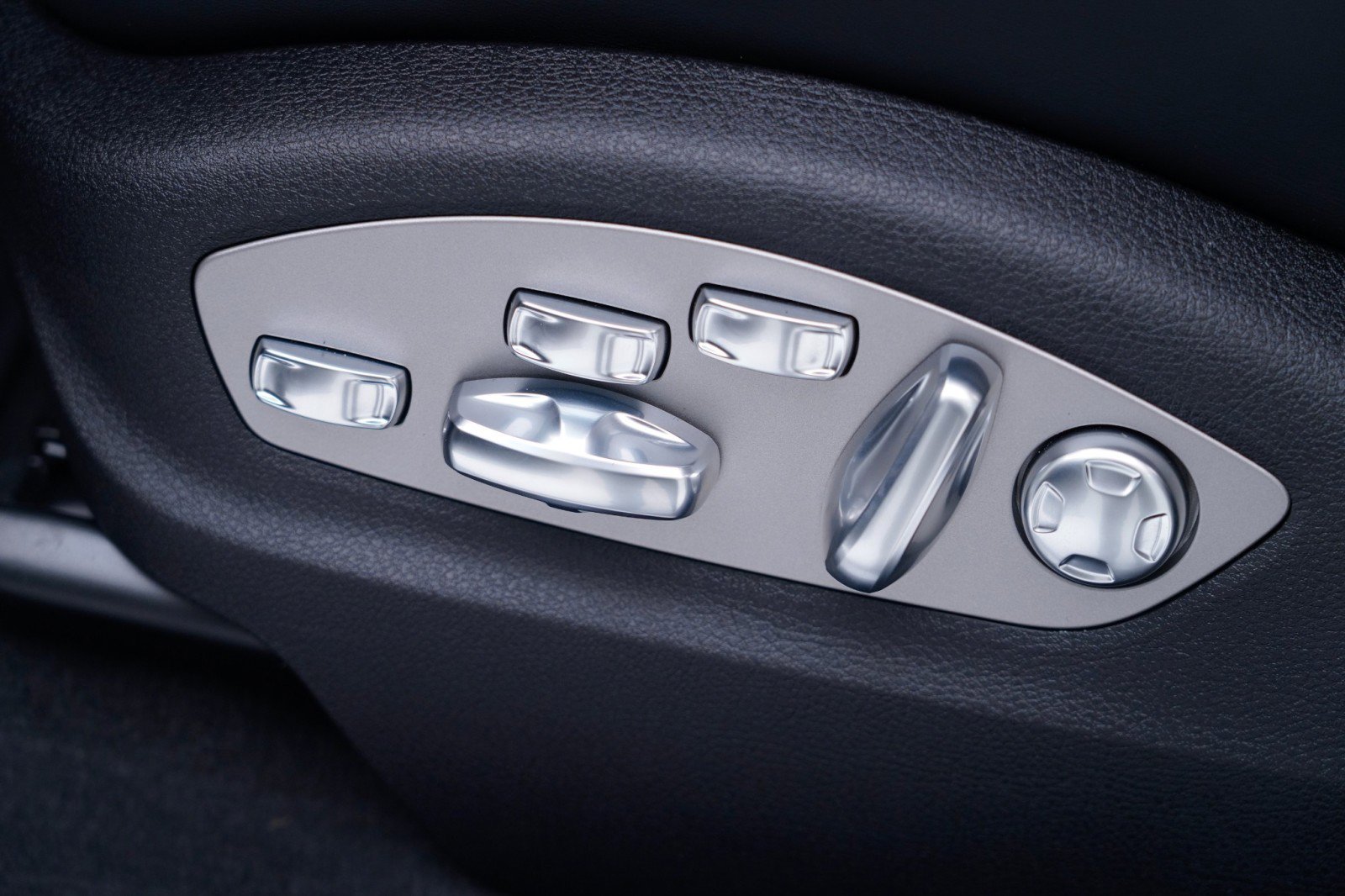 New 2026 Porsche Macan S image 16