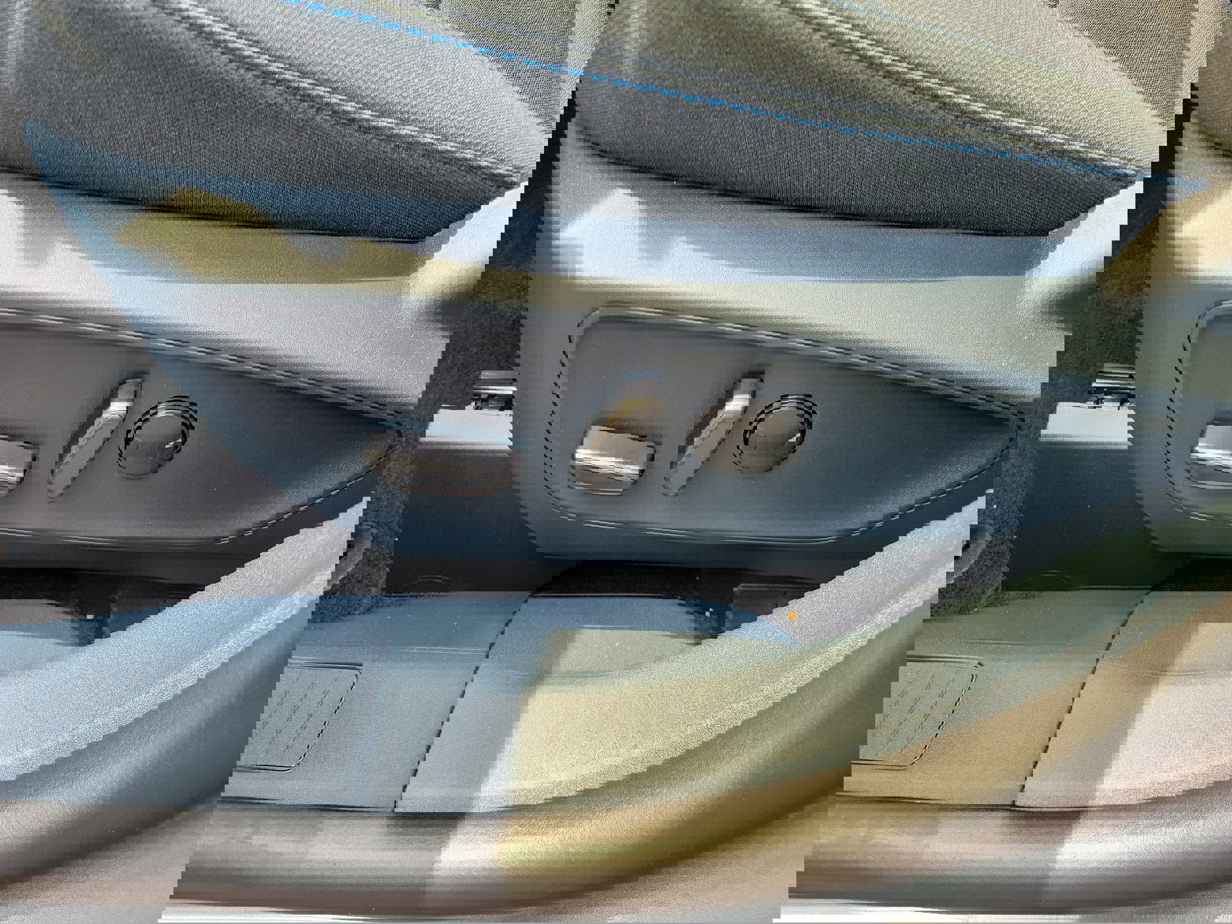 New 2025 Ford Maverick XLT w/ XLT Luxury Package image 18