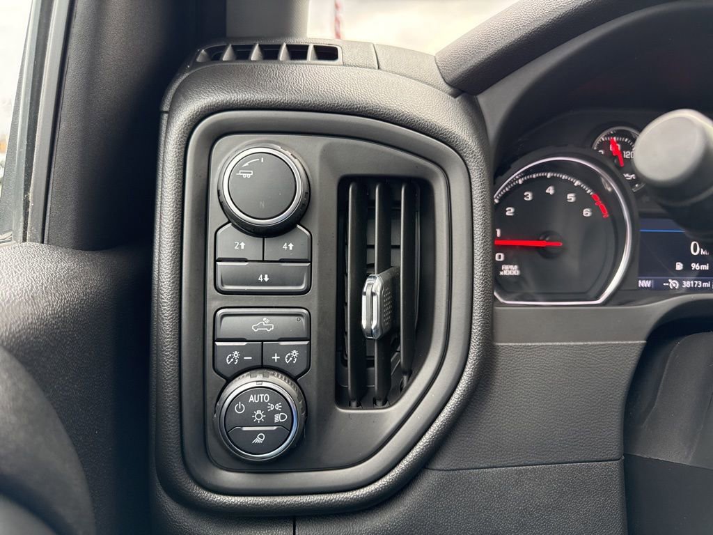 Used 2022 Chevrolet Silverado 2500 Custom w/ Custom Value Package image 20