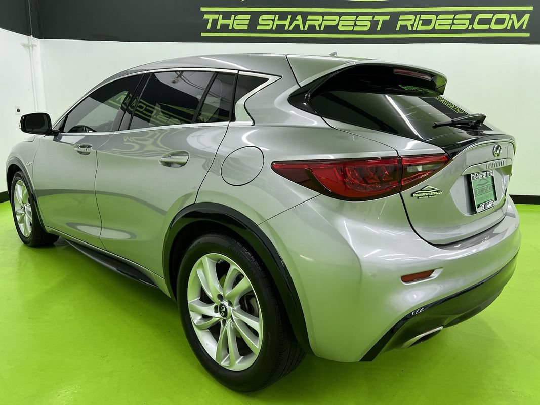 Used 2017 INFINITI QX30 FWD image 7
