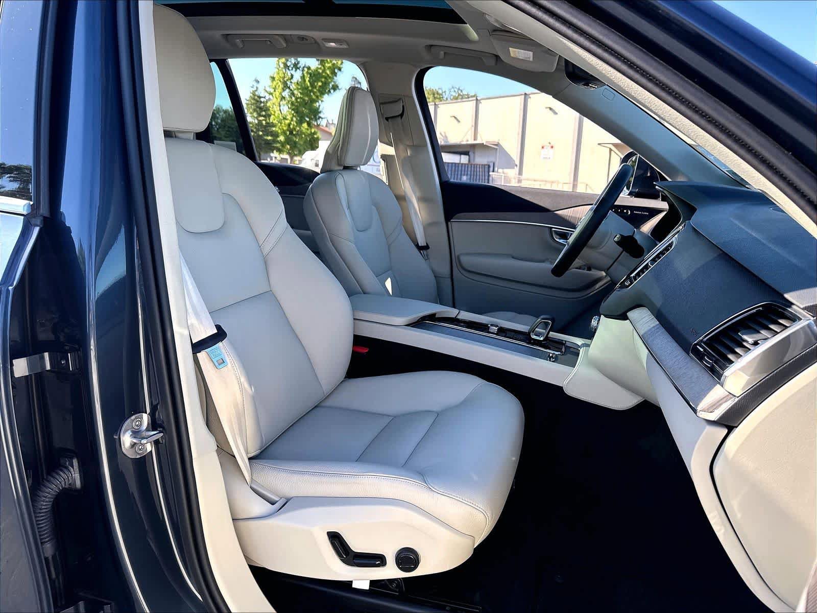 Used 2024 Volvo XC90 T8 Plus w/ Protection Package Premier AWD/4WD image 10