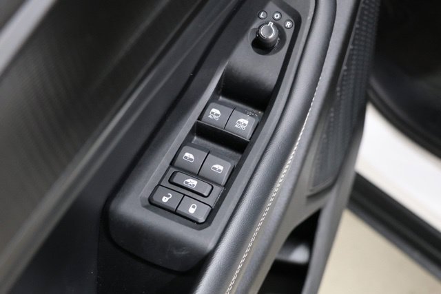 Used 2023 Jeep Grand Cherokee Altitude AWD/4WD image 19