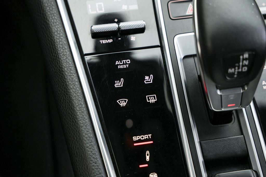 Used 2022 Porsche Panamera Platinum Edition RWD image 11