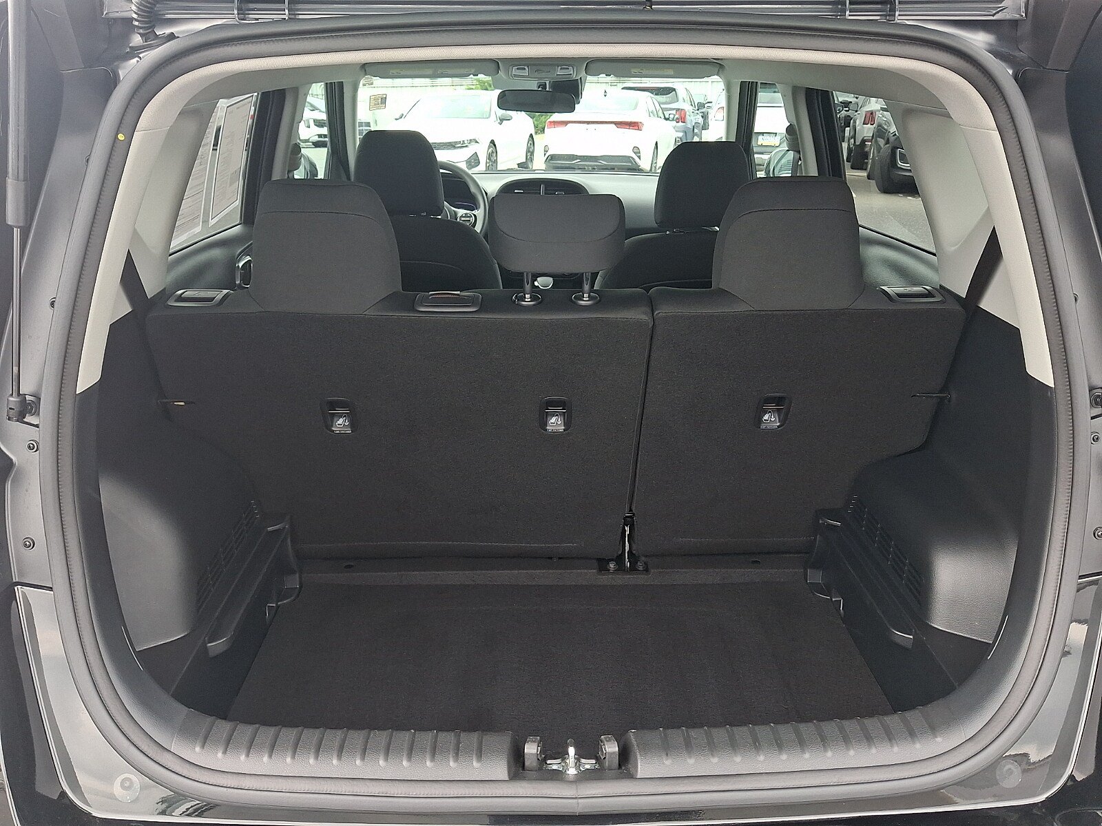 Used 2025 Kia Soul LX w/ LX Technology Package FWD image 27