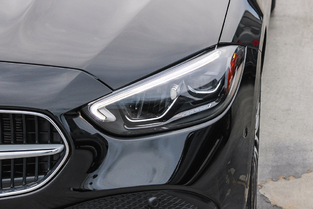 Used 2025 Mercedes-Benz C 300 4MATIC Sedan image 5