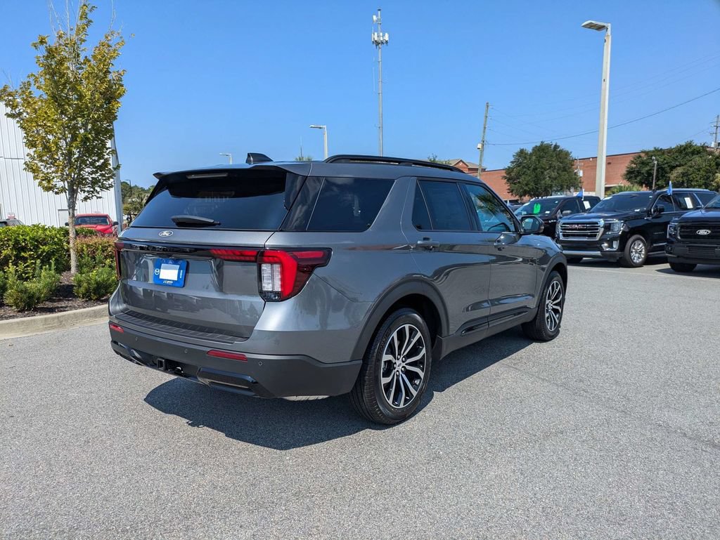 New 2027 Ford Explorer ST-Line RWD image 4