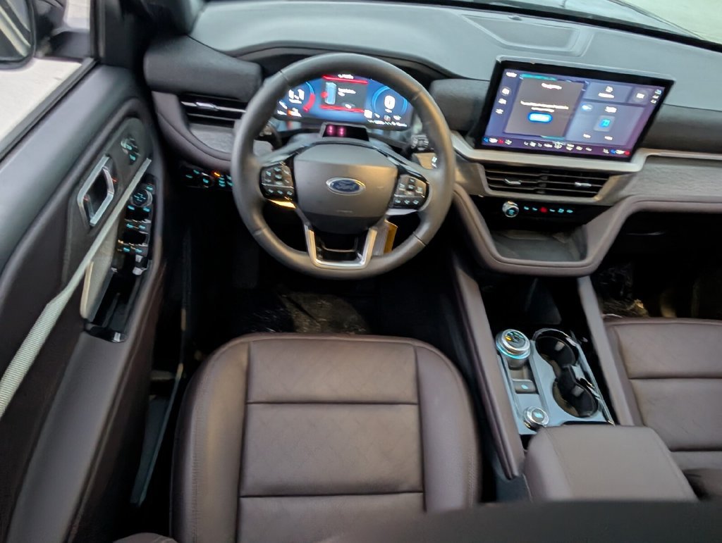 New 2026 Ford Explorer Platinum RWD image 8