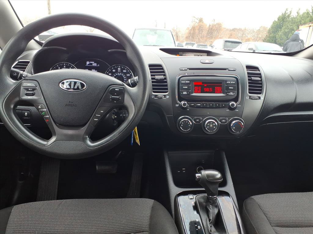 Used 2017 Kia Forte LX FWD image 7
