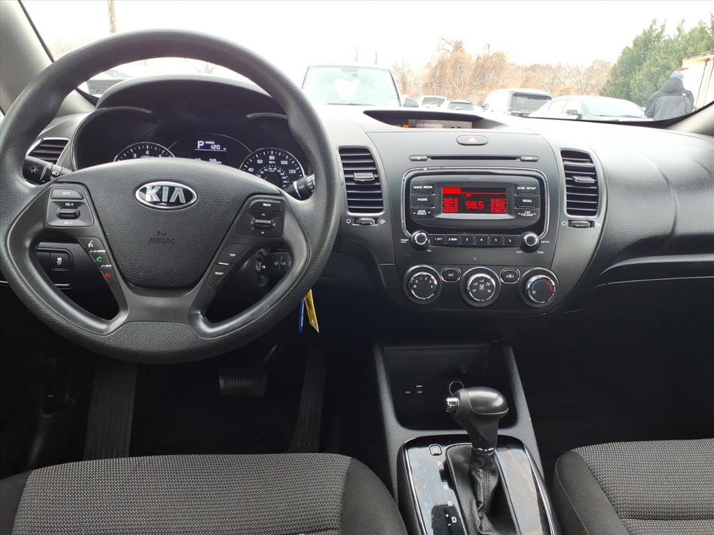 Used 2017 Kia Forte LX image 7