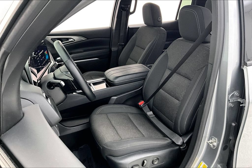 Used 2024 Chevrolet Traverse LT FWD image 31