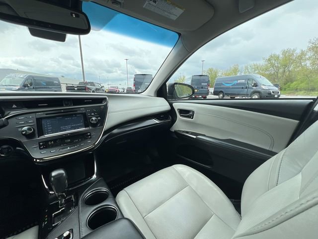 Used 2018 Toyota Avalon Limited w/ All Weather Liner Package FWD image 11
