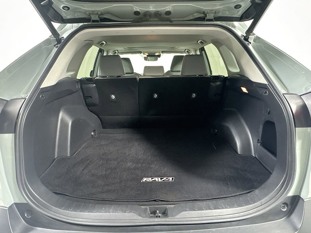 Used 2019 Toyota RAV4 XLE Premium image 25