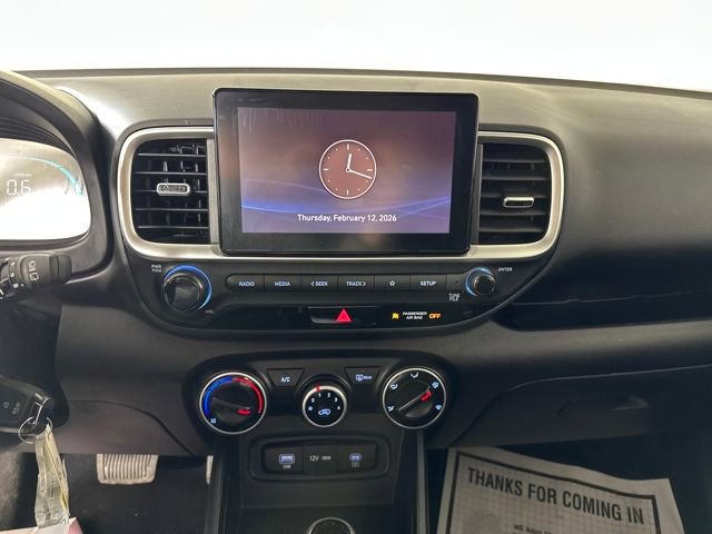 Used 2025 Hyundai Venue SE image 21