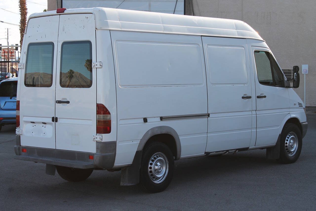 Used 2005 Dodge Sprinter 2500 w/ PWR Convenience Group RWD image 8