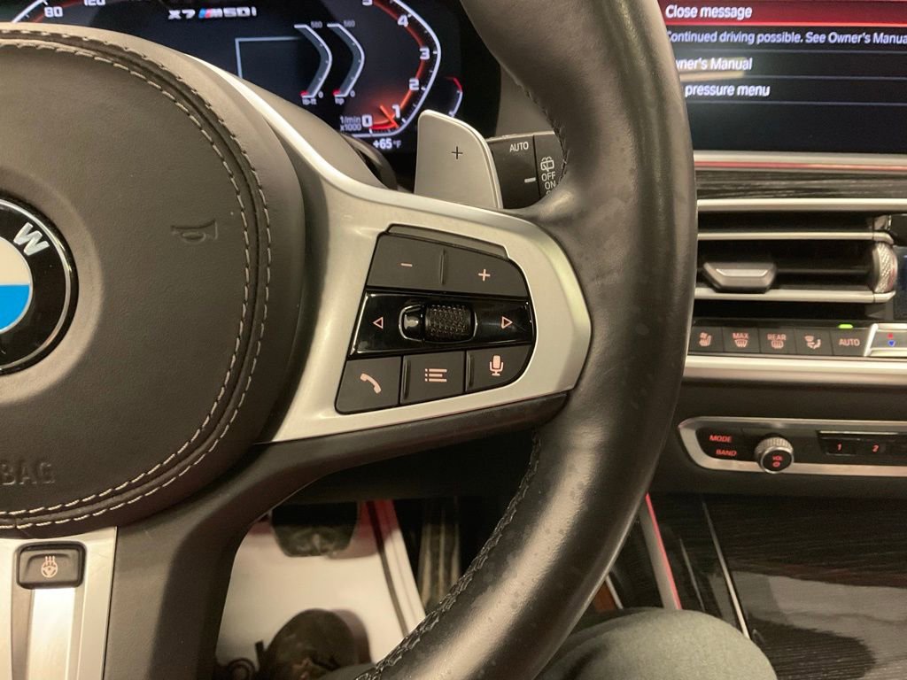 Used 2021 BMW X7 M50i image 24