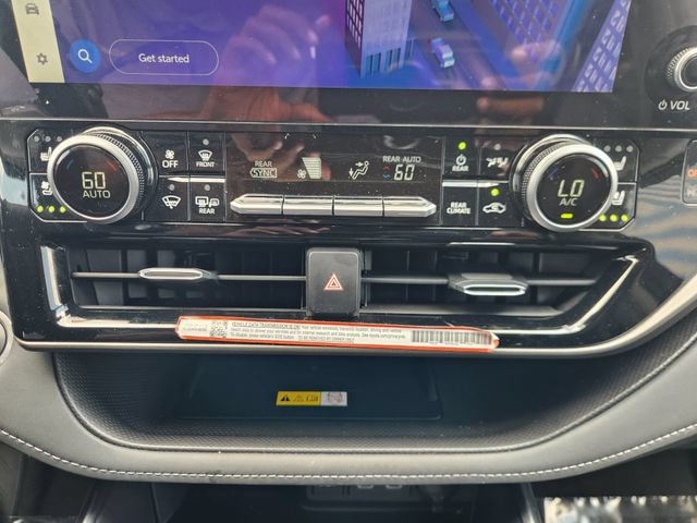 Certified 2025 Toyota Highlander Limited FWD image 18