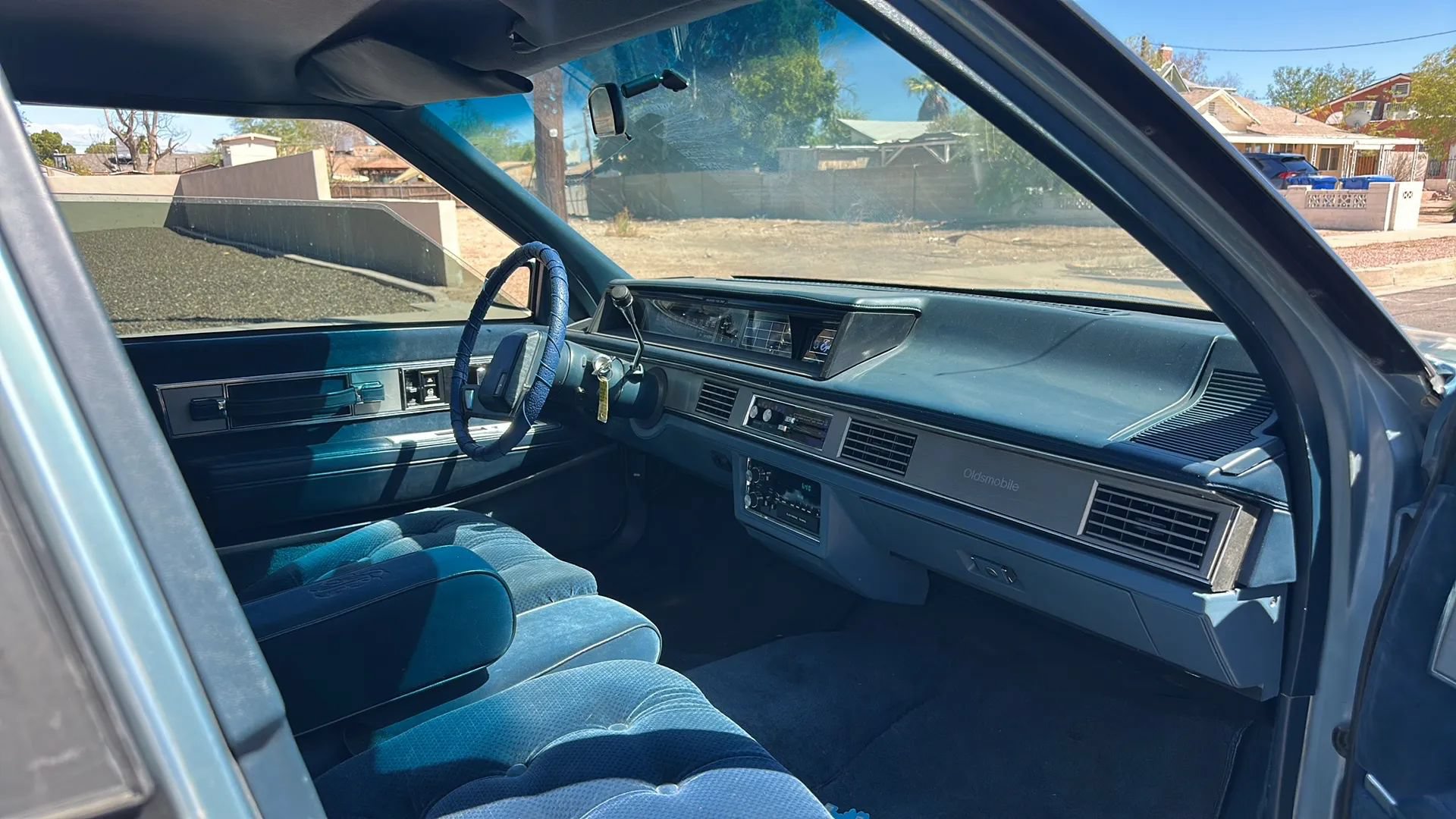 Used 1990 Oldsmobile 88 Royale Brougham FWD image 13
