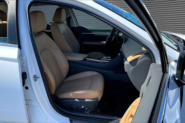 Used 2023 Hyundai Sonata Limited w/ Winter Weather Package FWD image 28