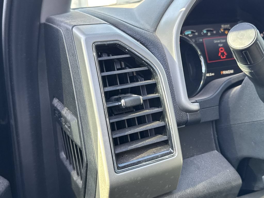 Used 2019 Ford F150 Lariat RWD image 5
