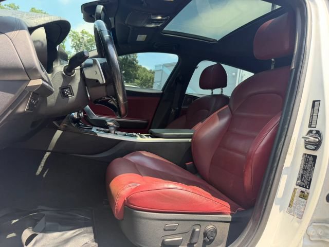 Used 2018 Kia Stinger GT2 image 10