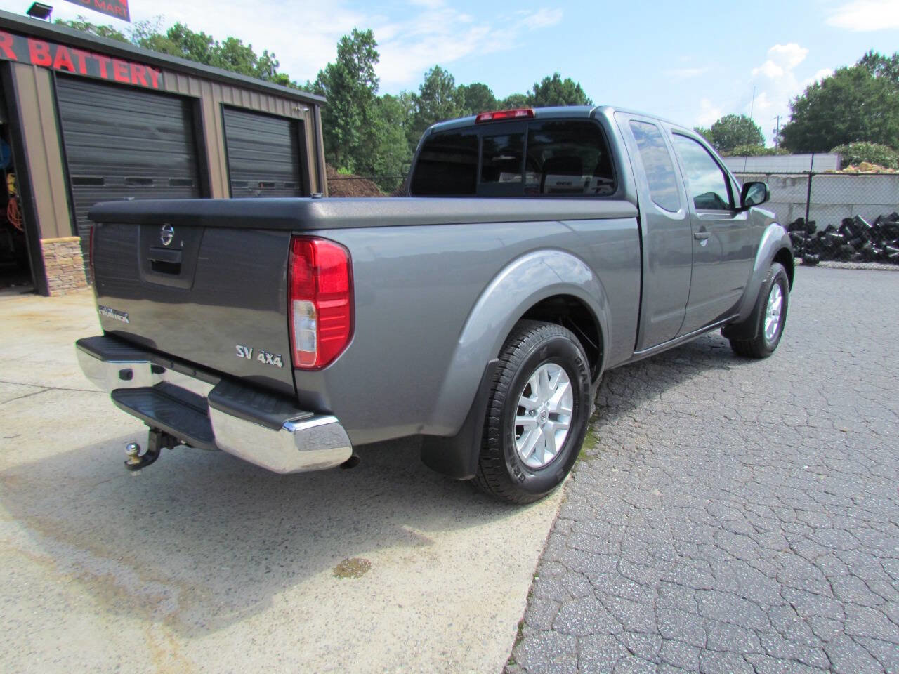 Used 2018 Nissan Frontier SV image 7
