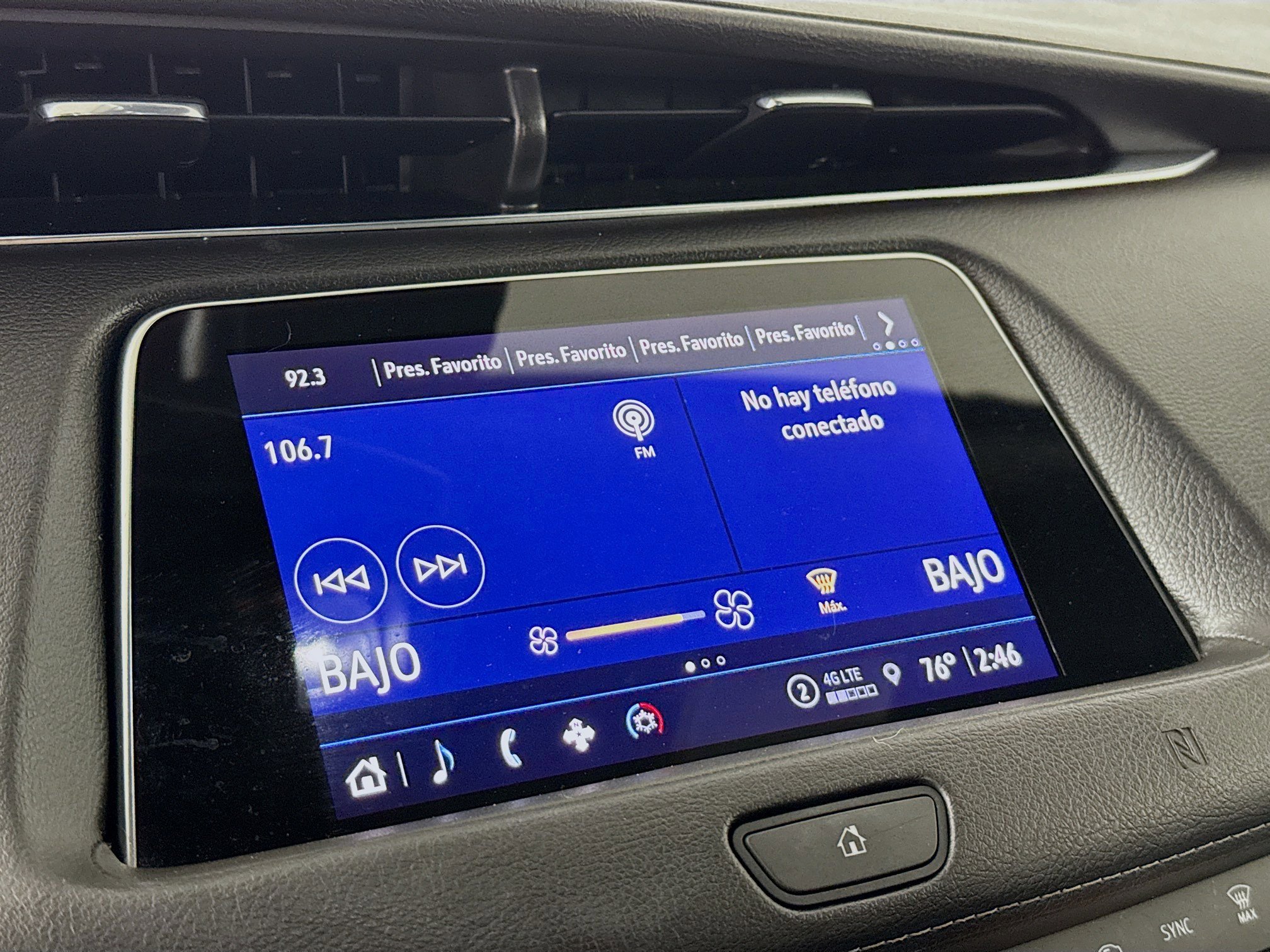 Used 2021 Cadillac XT4 Premium Luxury w/ LPO, Radiant Package image 16