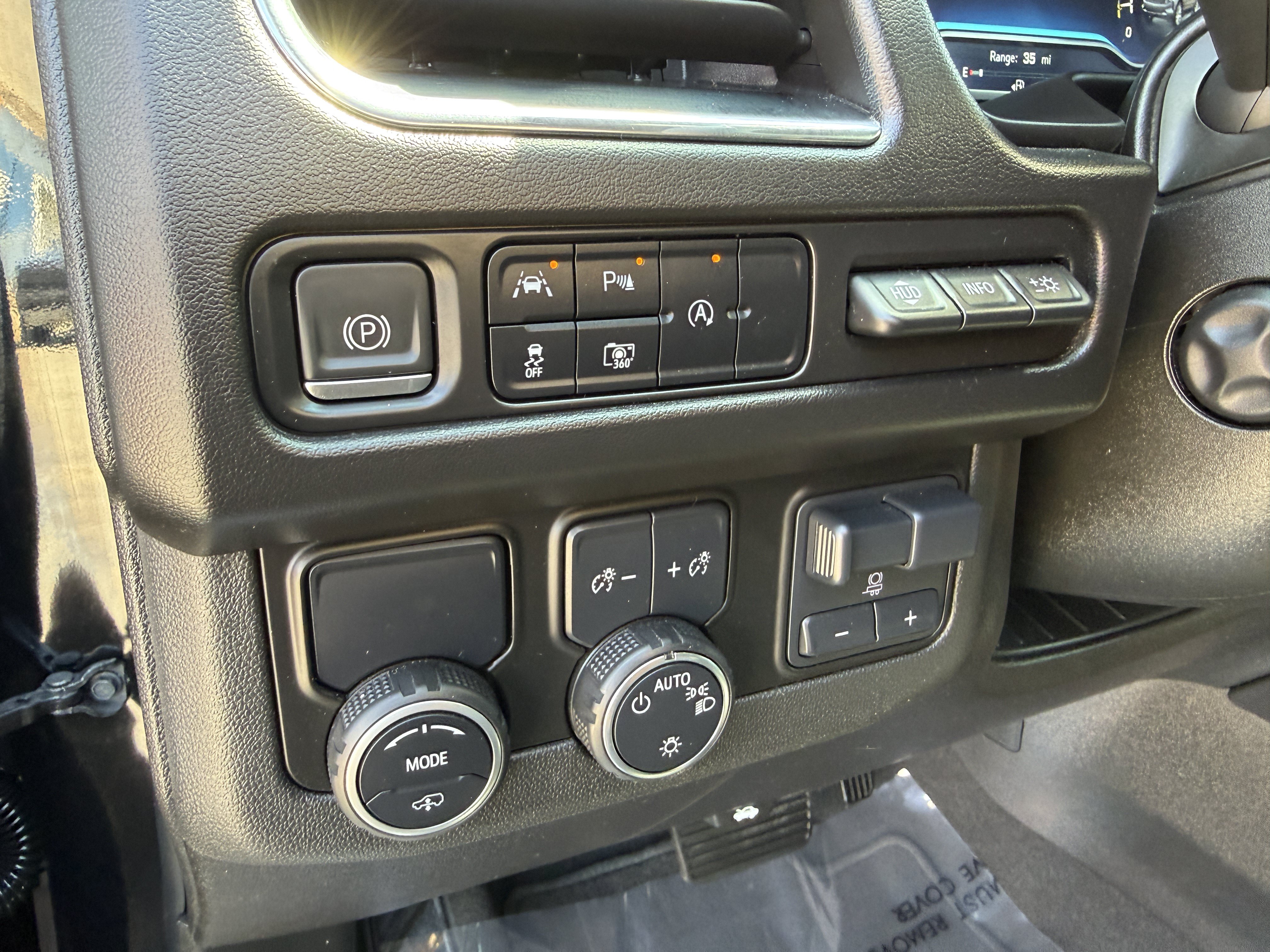 Used 2023 Chevrolet Tahoe High Country RWD image 18