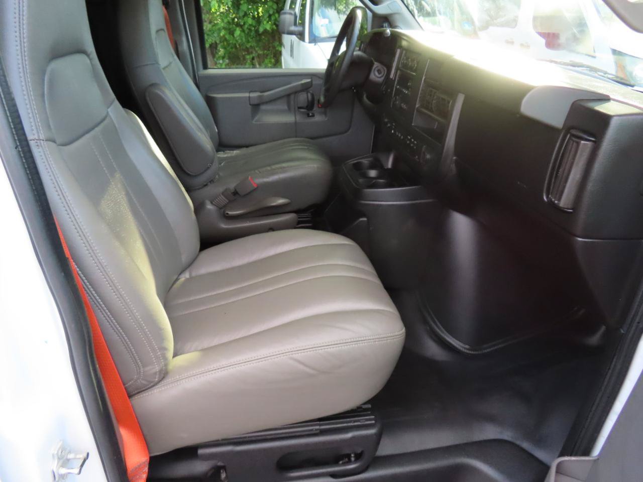 Used 2018 Chevrolet Express 2500 w/ Driver Convenience Package RWD image 17