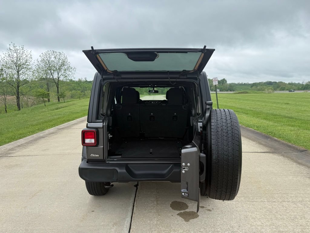 Used 2023 Jeep Wrangler Unlimited Sport AWD/4WD image 5