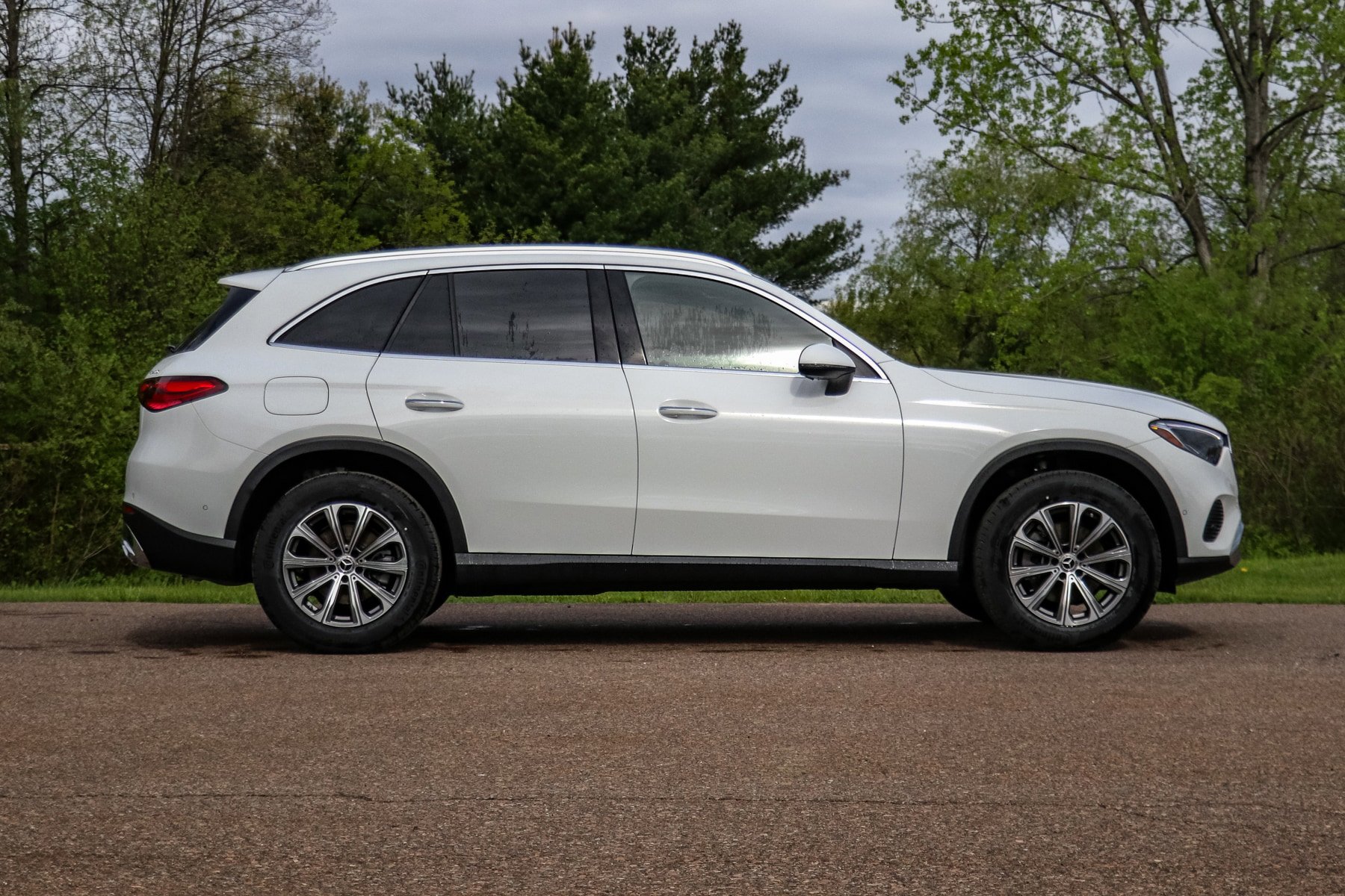 Used 2025 Mercedes-Benz GLC 300 4MATIC image 3