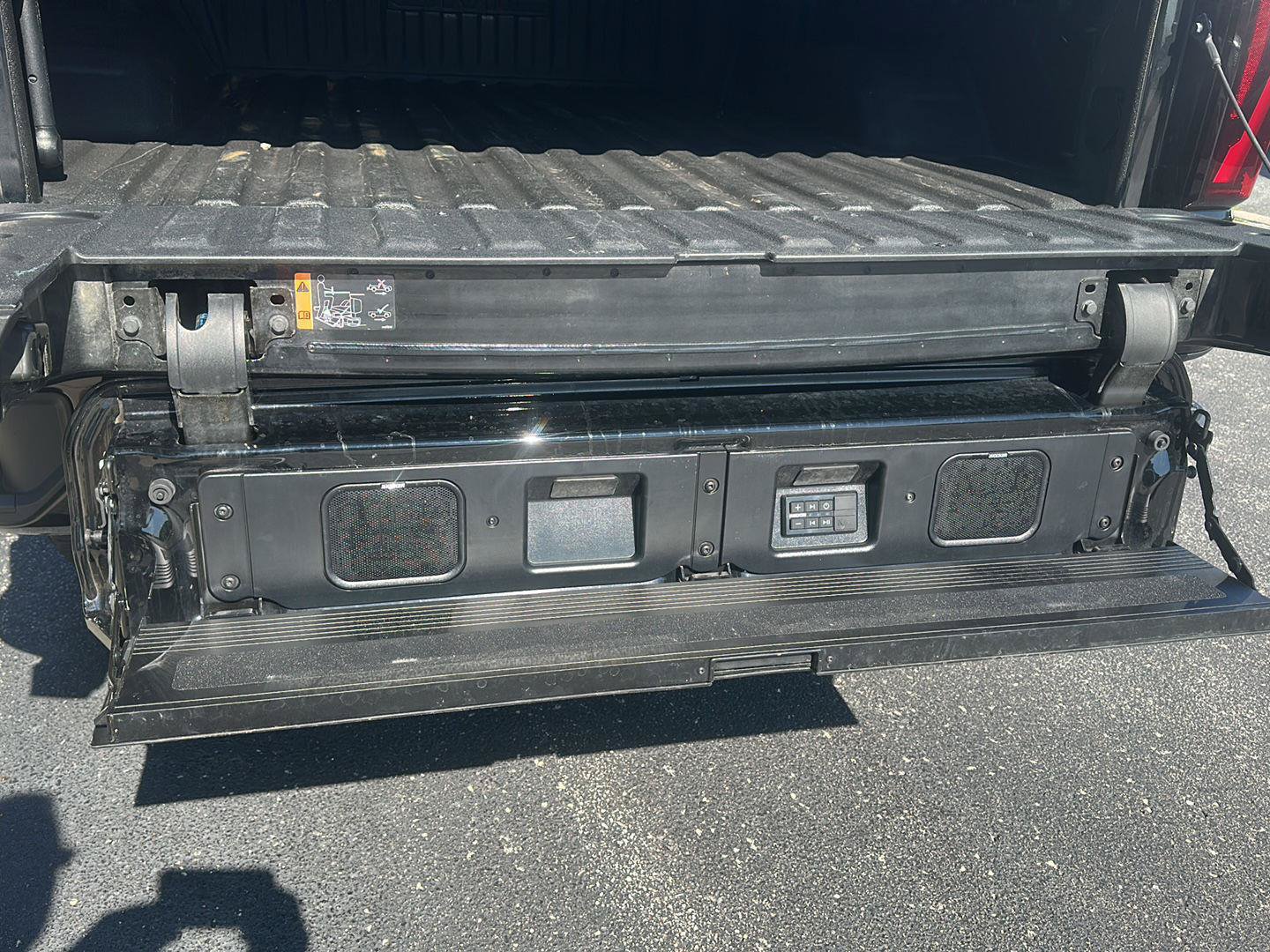 Used 2025 GMC Sierra 3500 Denali Ultimate AWD/4WD image 21