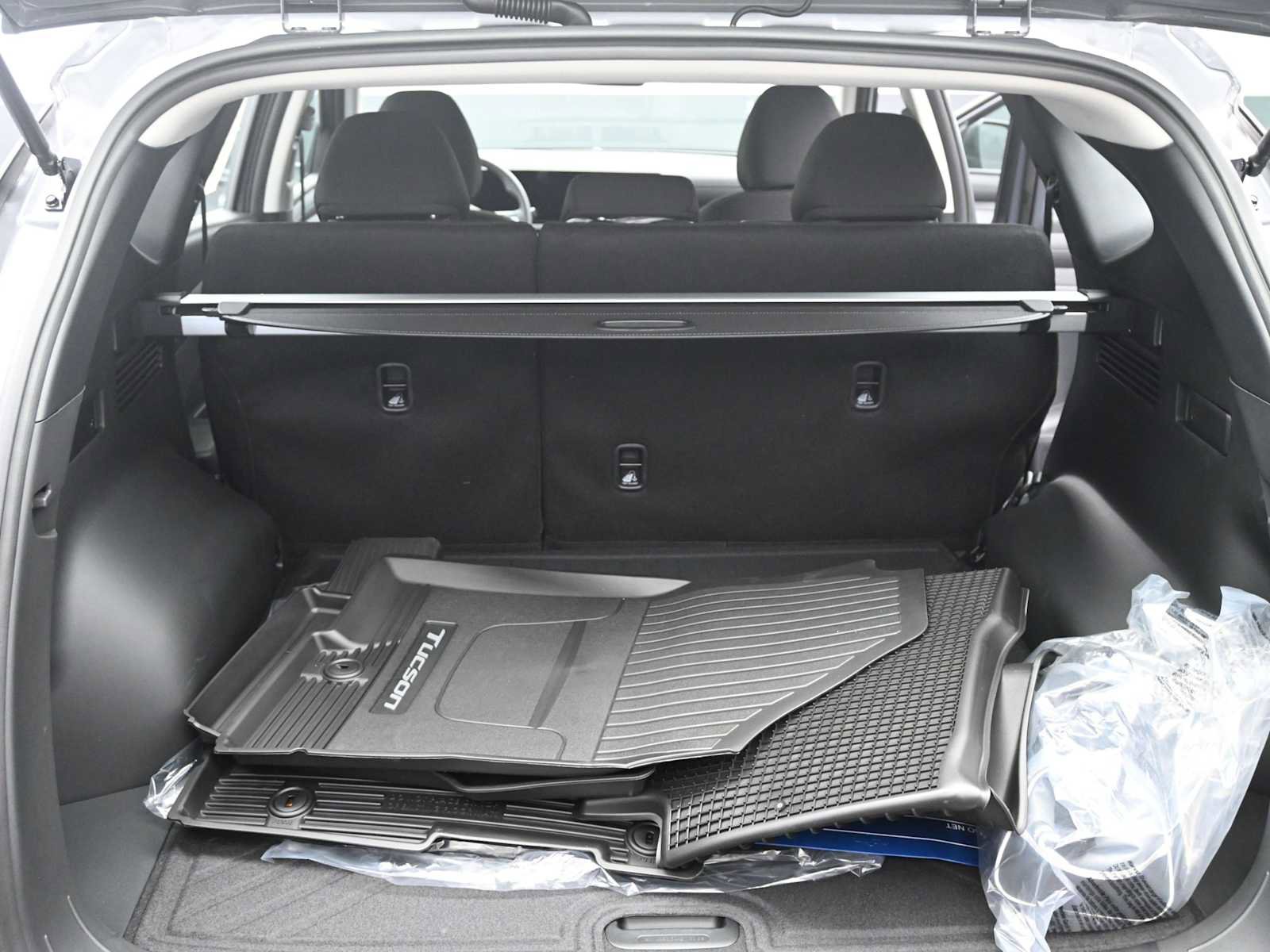 New 2026 Hyundai Tucson Blue SE image 13