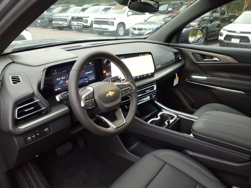 New 2027 Chevrolet Traverse LT w/ Sun and Wheel Package FWD image 11