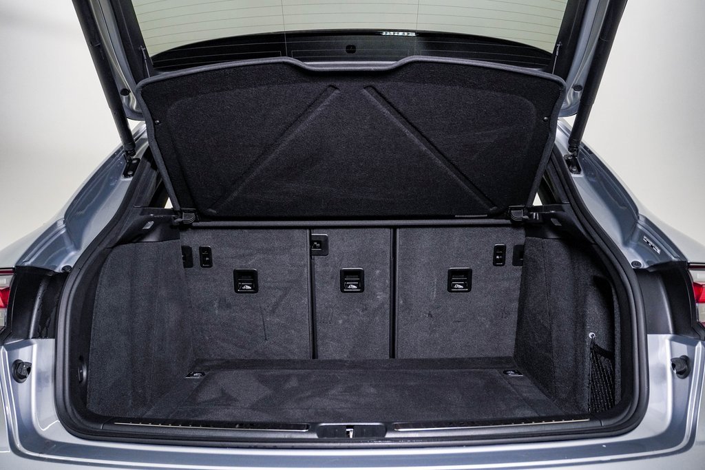 Certified 2025 Porsche Macan image 28