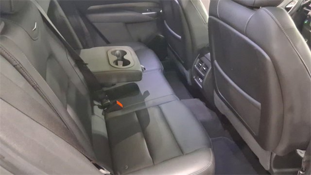 Used 2025 Cadillac XT4 Premium Luxury image 15