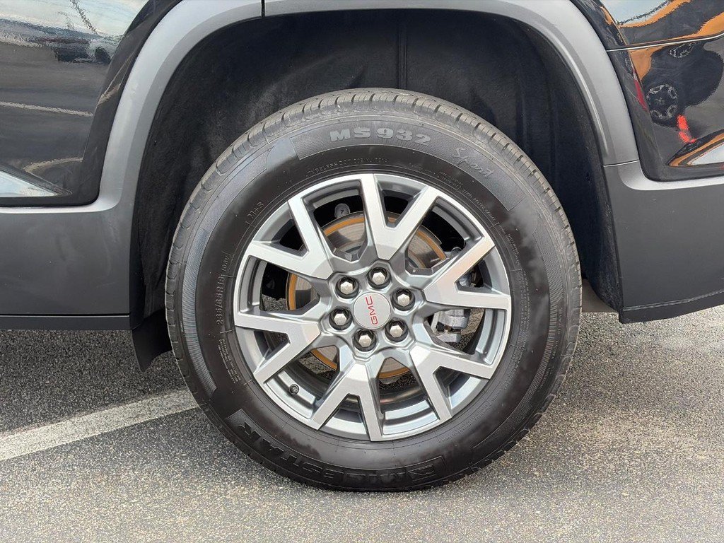 Used 2023 GMC Acadia SLT AWD/4WD image 9