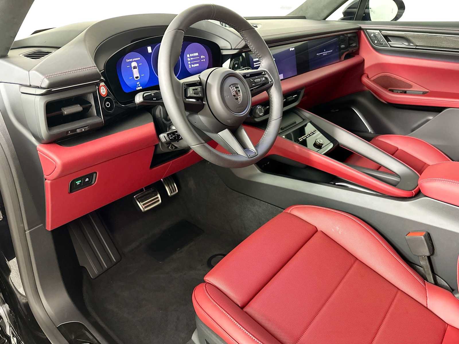 Used 2025 Porsche Macan Turbo Electric AWD/4WD image 4