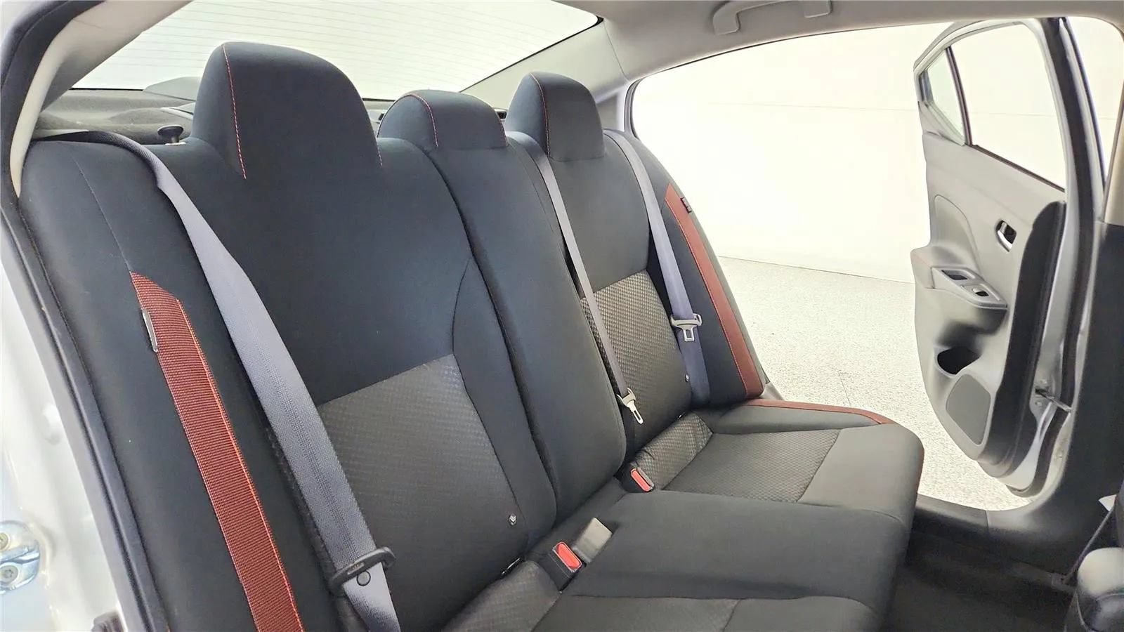 Used 2024 Nissan Versa SR FWD image 36