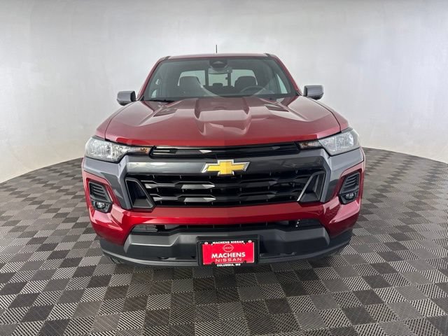 Used 2024 Chevrolet Colorado LT w/ LT Convenience Package II AWD/4WD image 2