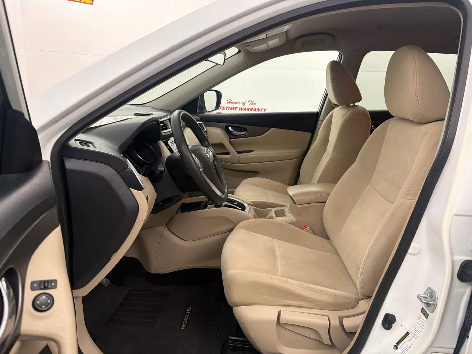 Used 2016 Nissan Rogue S w/ Appearance Package FWD image 13